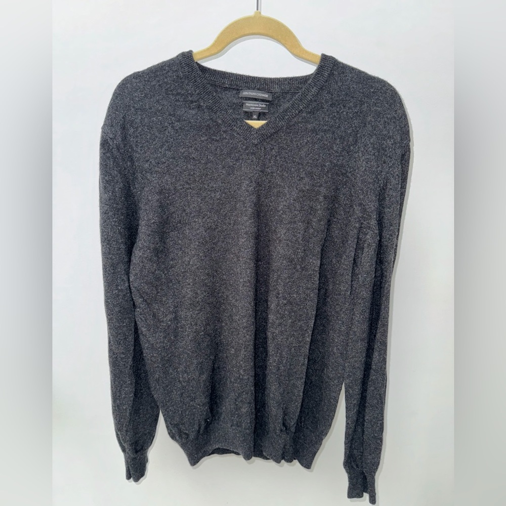 Mantovani Studio Italian Cashmere V Neck Gray Sweater, Size XL